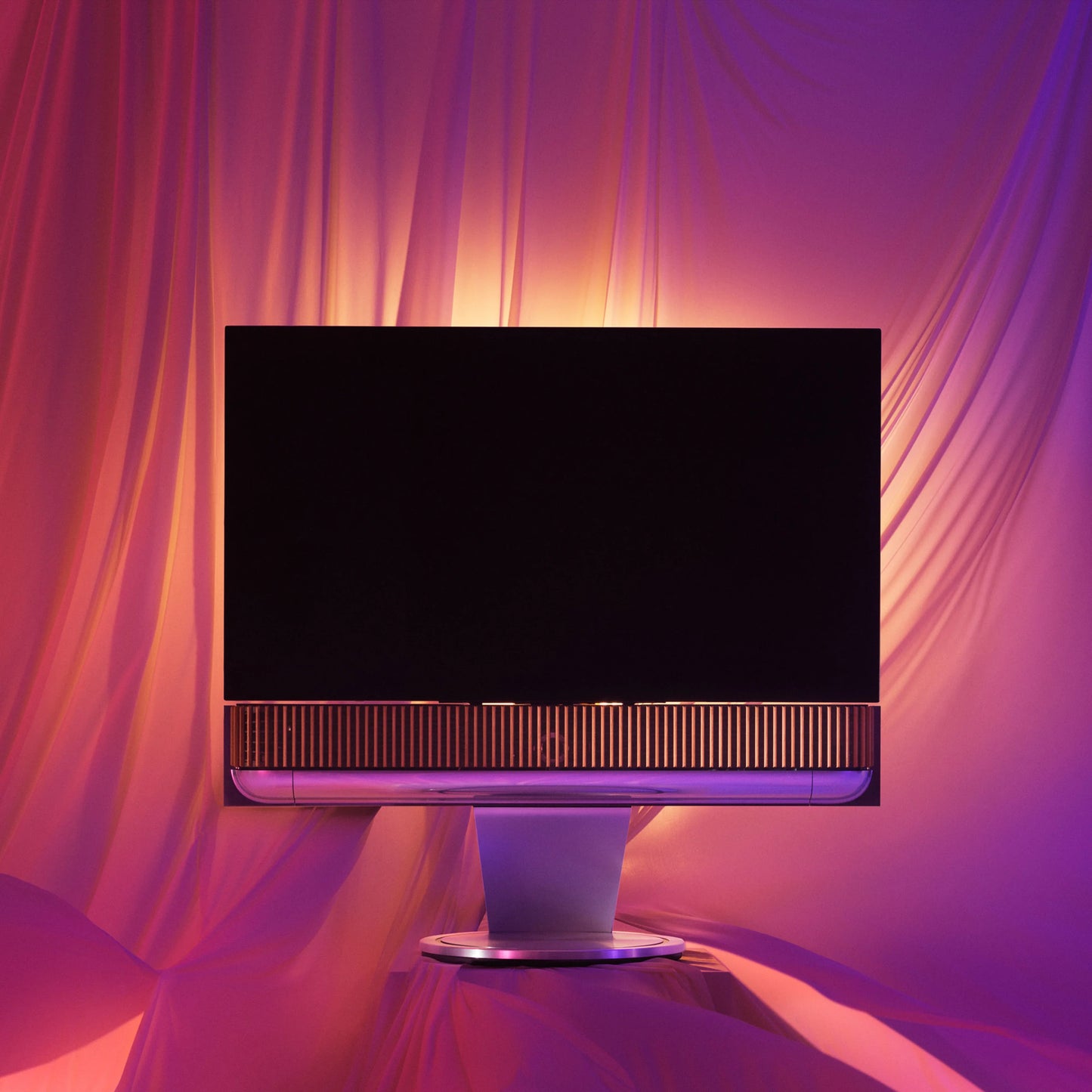 Bang & Olufsen Beovision Home Theatre TV 8