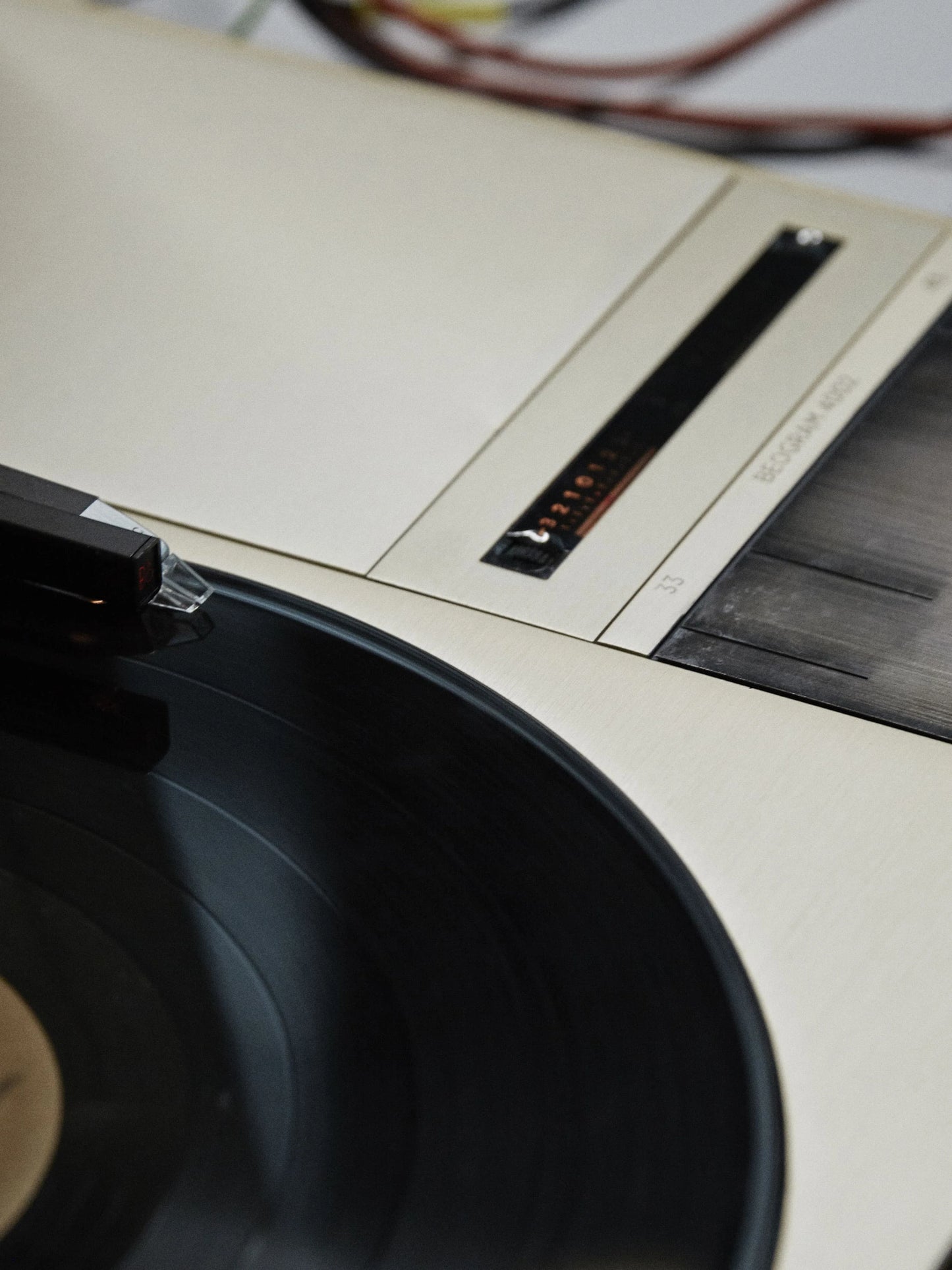 Bang & Olufsen Beogram 4000C A Classic Reborn Champagne, Light Oak Record Player 14