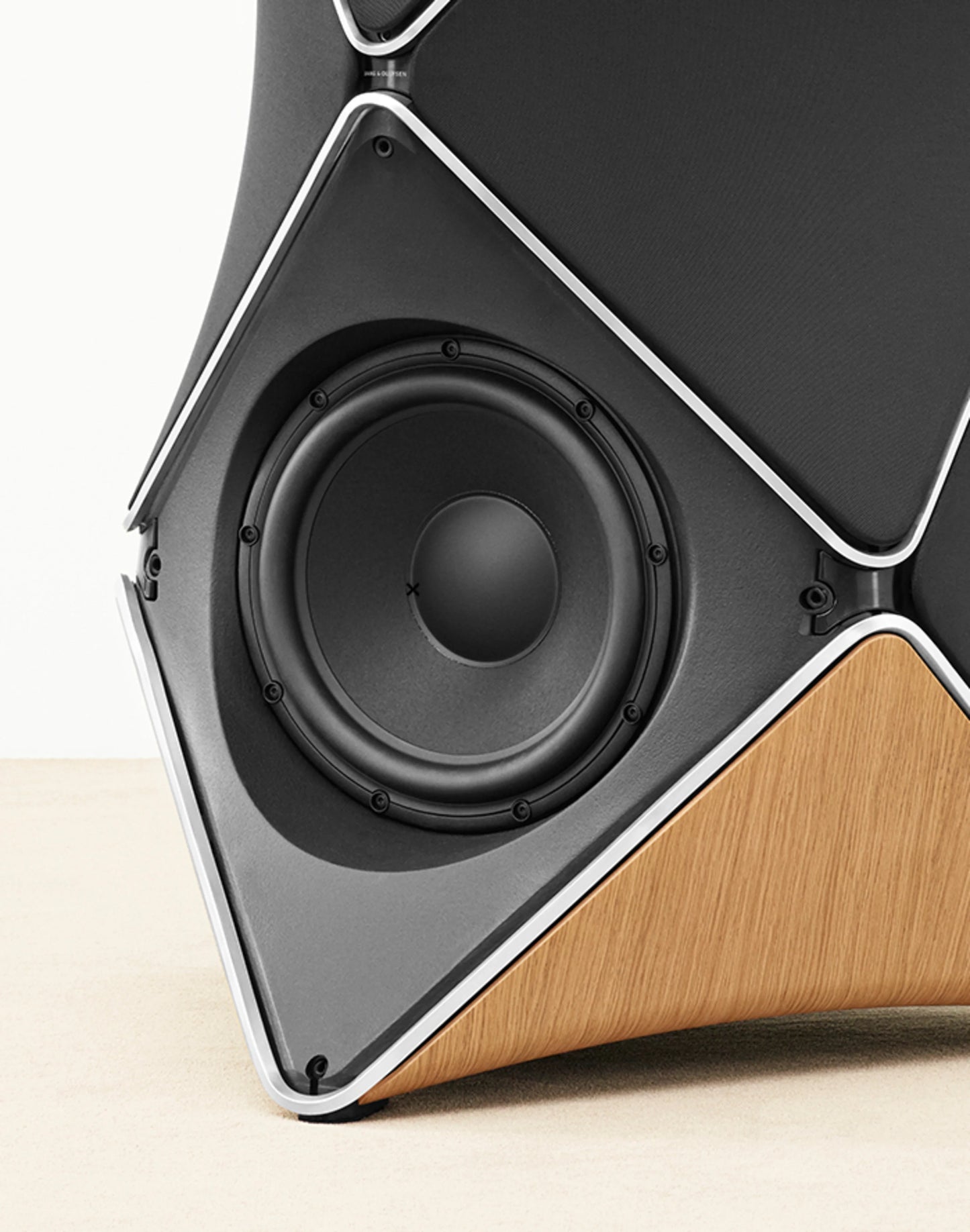 Bang & Olufsen Beolab 90 Floor Standing Speakers 15