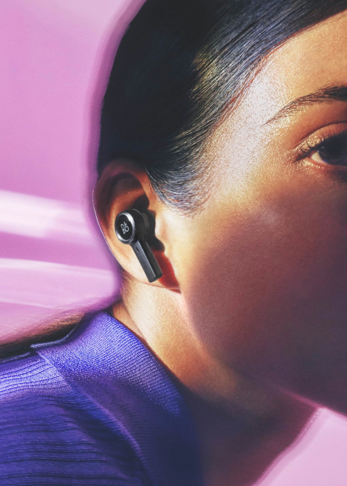 Bang & Olufsen Beoplay EX Premium Wireless Earbuds 11